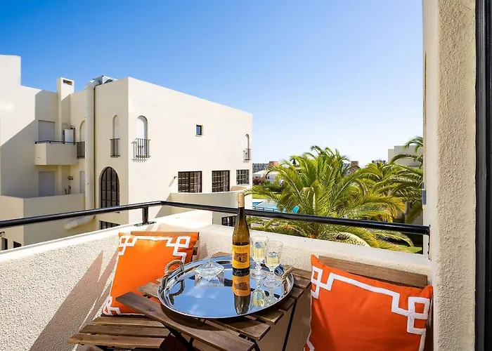 2b By Beach&alvor Centre With Pools & Ac