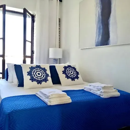 Apartment 2 Bedrooms Ac&pools Near Town&beach Sleeps 6 Alvor