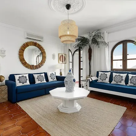 2 Bedrooms Ac&pools Near Town&beach Sleeps 6 Apartment *